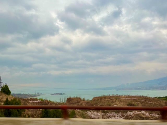 大きなダム湖（貯水湖）